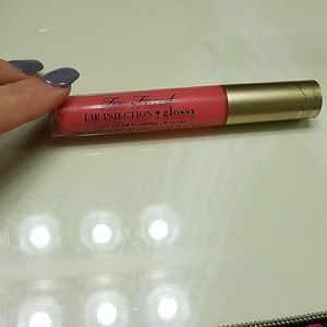 Too faced lip injection gloss